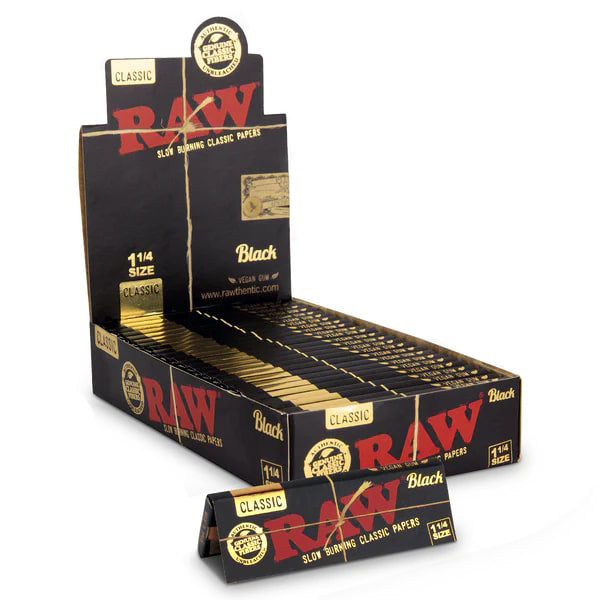 Raw* Wraps Rolling Papers Black Classic with packaging